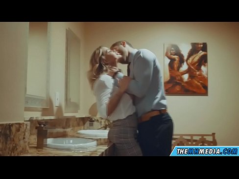 ❤️ Ko vas prsata blondinka zapelje na javnem stranišču ❤❌ Domače porniče na sl.xsexshop.ru ❌️❤